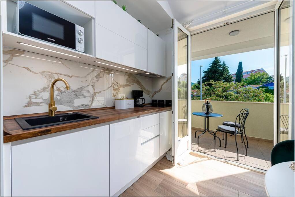 Apartment Kate With Free Parking ดูบรอฟนิก ภายนอก รูปภาพ