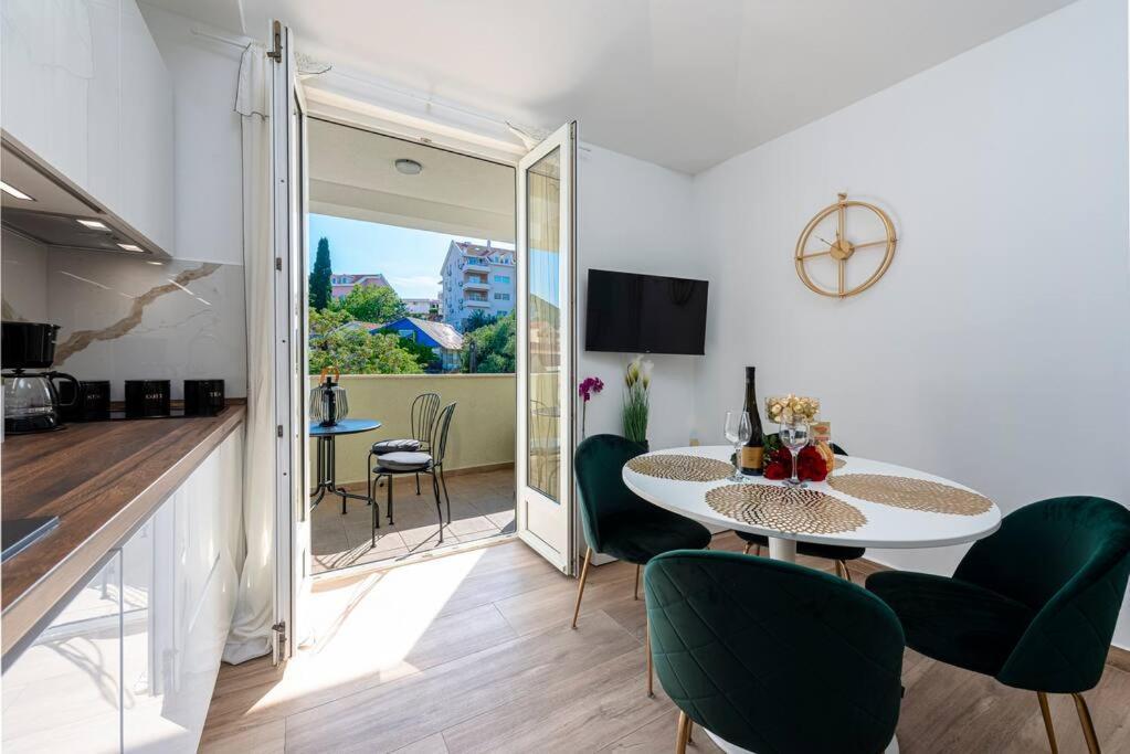 Apartment Kate With Free Parking ดูบรอฟนิก ภายนอก รูปภาพ