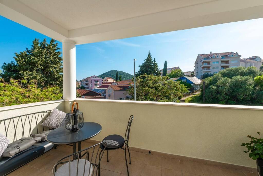 Apartment Kate With Free Parking ดูบรอฟนิก ภายนอก รูปภาพ