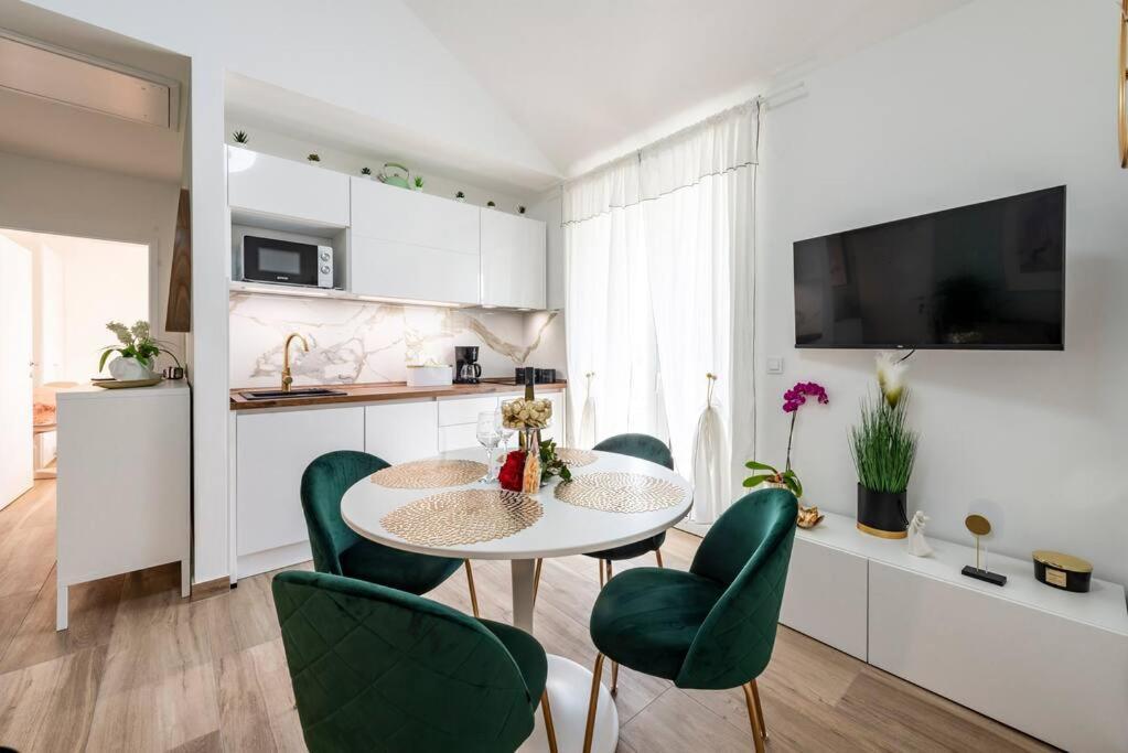 Apartment Kate With Free Parking ดูบรอฟนิก ภายนอก รูปภาพ